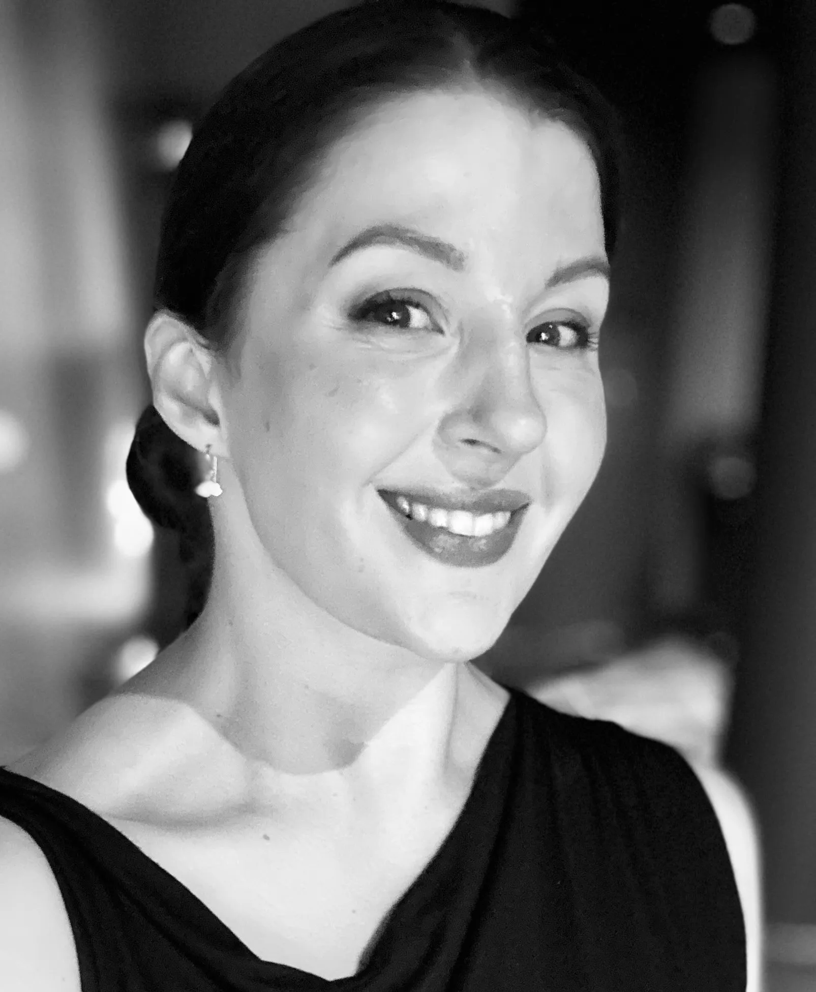 Hannah, massage and touch therapist at Artemis Therapies